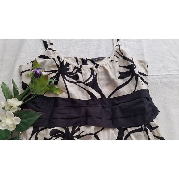 New York and Company Women's Size 8 Spaghetti Strap Black and Beige Top - Picture 2 of 10